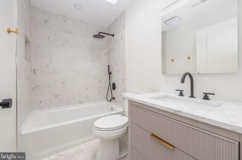 3172 18 St, Philadelphia PA 19145-5412 exterior