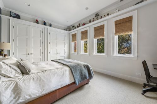 1025 Lill Ave, Chicago IL 60614-2107 exterior