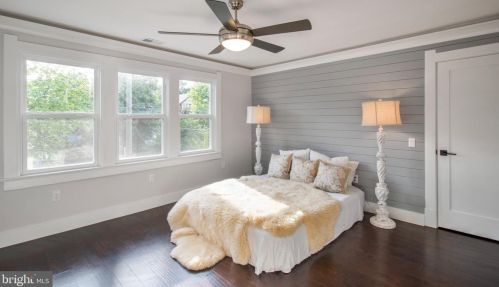 2911 17th St, Washington DC  20018-1825 exterior