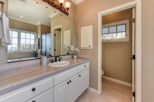 3390 Beatty Dr, Folsom CA 95762-7000 exterior