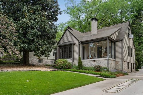 2965 Hardman Ct, Atlanta, GA 30305-3424