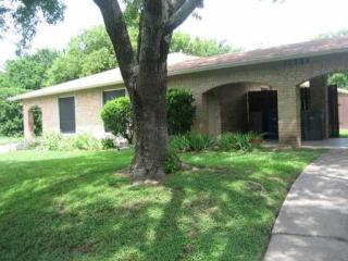 10303 Golden Meadow Dr, Austin TX  78758-4931 exterior