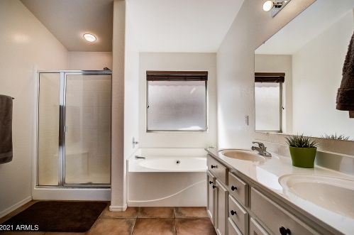 1729 Beautiful Ln, Phoenix AZ 85041-7622 exterior