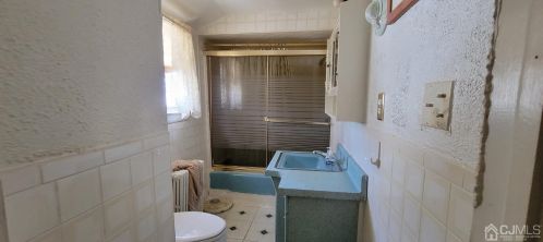 48 Oak St, Old Bridge NJ 08857-1545 exterior