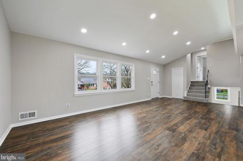 10700 Huntwood Dr, Silver Spring MD  20901-1524 exterior