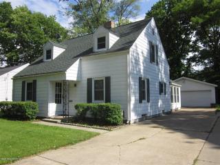 2228 Miles Ave, Kalamazoo, MI 49001-7910
