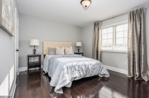 28 Goosetown Dr, Clinton NJ 08809-2603 exterior