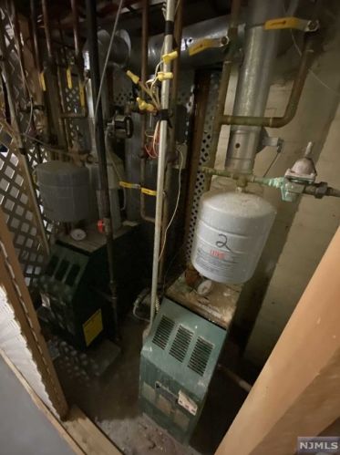 112 Summit Ave, Outwater NJ 07026-2813 exterior