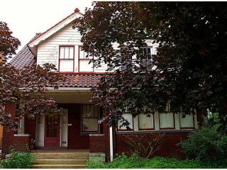 15 Defoe St, Pittsburgh, PA 15214-1825