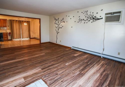 63 Commonwealth Ave, Middletown NY 10940-4626 exterior