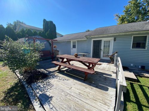 76 Gardenia Dr, Hanover PA 17331-3454 exterior