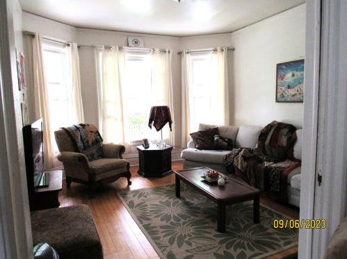 2638 Farwell Ave, Milwaukee, WI 53211-3701