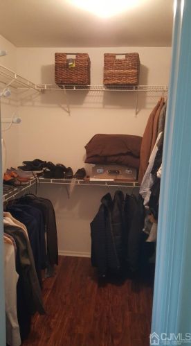 61 Princess Dr, New Brunswick NJ  08902-4104 exterior