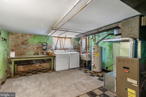 1233 Jackson St, Philadelphia PA 19148-2929 exterior