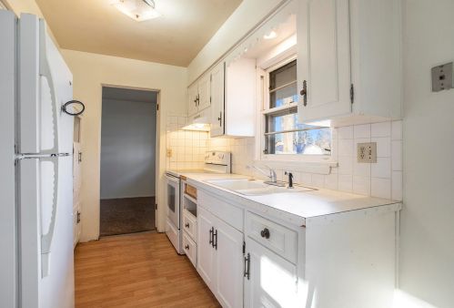 8839 Maplewood Dr, Berrien Springs MI 49103-1420 exterior