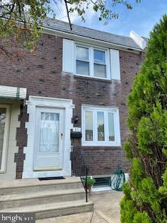 311 Pine St, Manor, PA 19036-1007