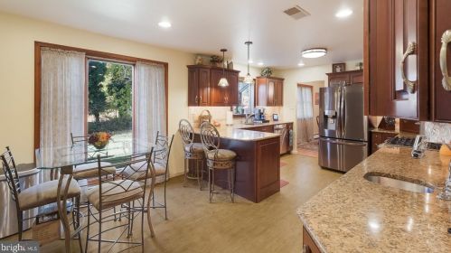 2350 Steven Rd, Huntingdon Valley PA 19006-6610 exterior