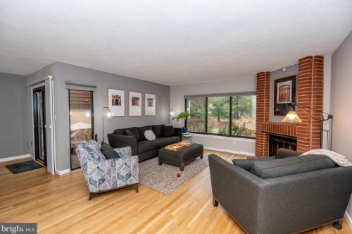 607 Sayre Dr, Princeton NJ 08540-5859 exterior