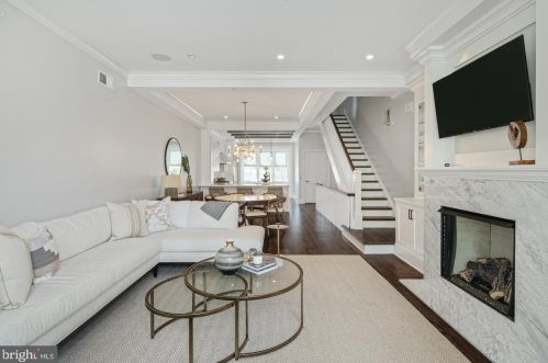 744 Broad St, Philadelphia, PA 19146-2232