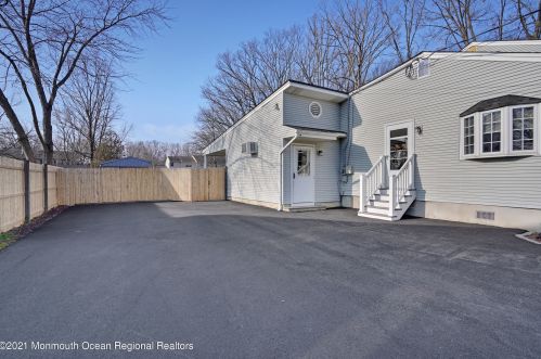 138 Lancaster Rd, East Freehold NJ 07728-3177 exterior