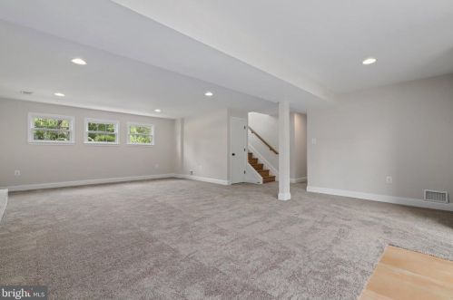 6527 Divine St, Mc Lean VA 22101-4623 exterior