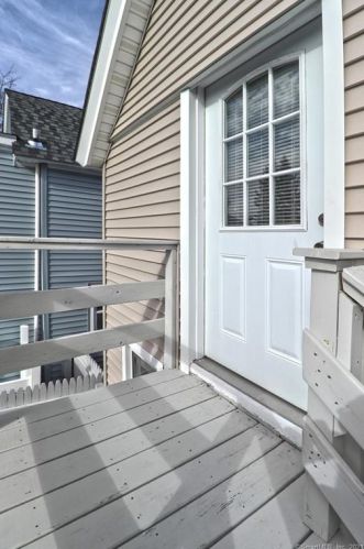 56 Botsford Ave, Milford CT 06460-5805 exterior