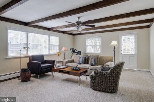 735 Hickory Ln, Berwyn PA 19312-1438 exterior