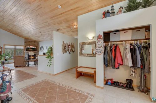 5959 Eagle Lk Rd, Duluth MN 55803-1430 exterior