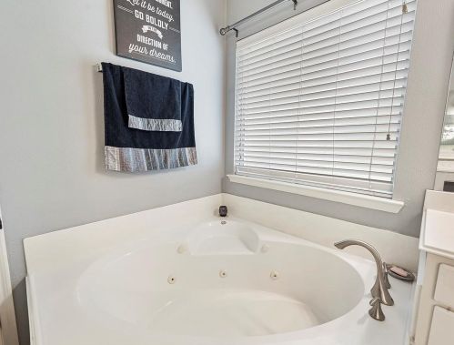 17415 Rainer Vly Ln, Humble TX 77346-8249 exterior