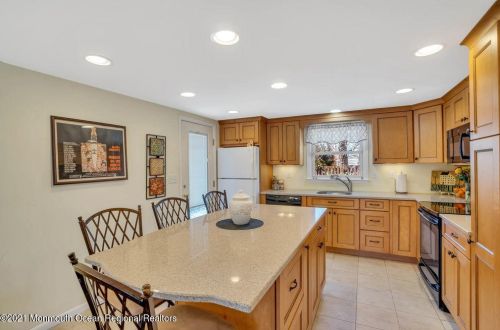 1125 Roe Ave, Point Pleasant Beach NJ 08742-4449 exterior