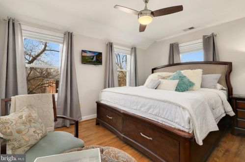 5849 Monticello Rd, Alexandria VA 22303-1301 exterior