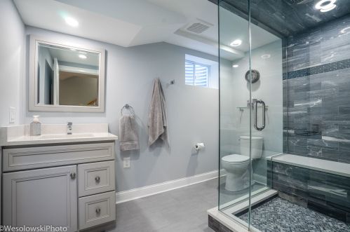 6908 Tonty Ave, Chicago IL 60646-1337 exterior