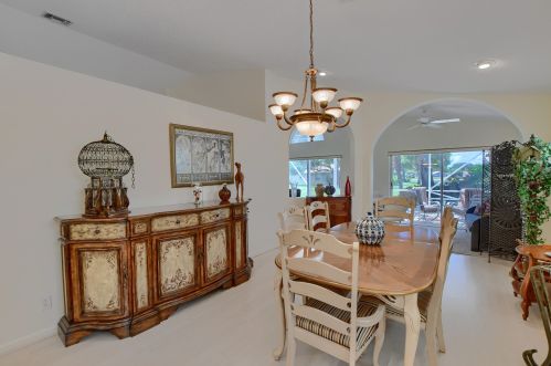 9679 Harbour Lk Cir, Boynton Beach FL 33437-3812 exterior