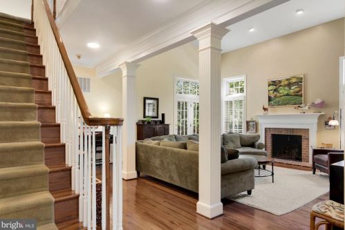 916 Brick Mnr Cir, Silver Spring MD 20905-3819 exterior