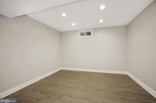 7001 Highland Mdw Ct, Alexandria VA 22315-3963 exterior