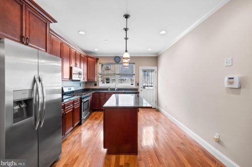 1505 Dickinson St, Philadelphia PA 19146-4830 exterior