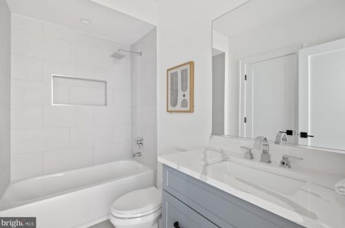 5805 Beech Ave, Bethesda MD  20817-3407 exterior