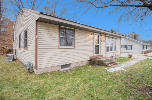 1010 Central Ave, Meskegon MI  49445-2947 exterior