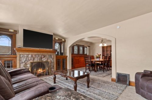 1332 Capitol Dr, Milwaukee WI  53211-1812 exterior