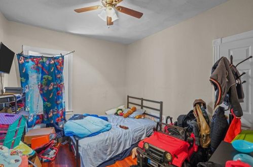 18 Daniel Ave, Providence RI 02909-4714 exterior