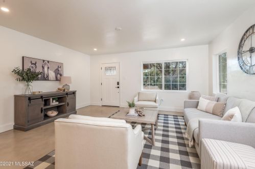 2602 Arroyo Chico, Tucson AZ  85716-5606 exterior