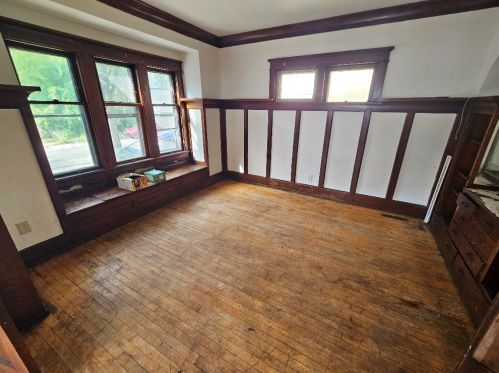 148 Auer Ave, Milwaukee, WI 53212-2069