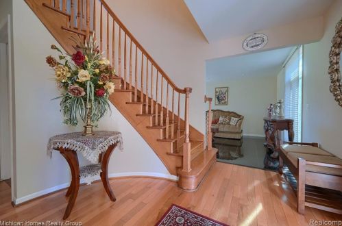 8410 Golf Lane Dr, Commerce Township MI  48382-3491 exterior