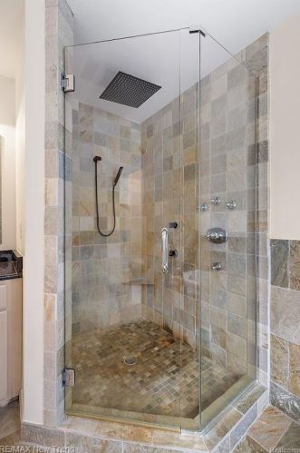 692 Appalachi St, Walled Lake MI  48390-1005 exterior