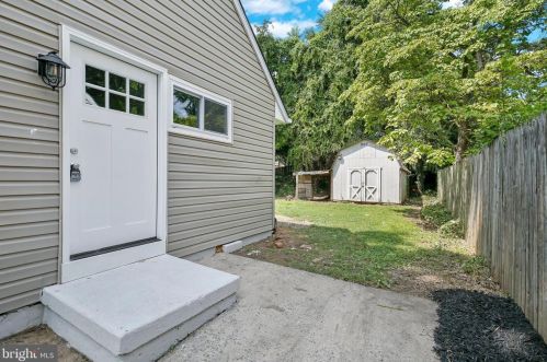 13210 Midway Ave, Rockville MD 20851-1813 exterior