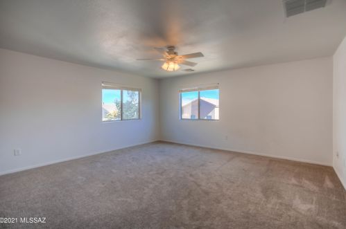 8363 Hunnic Dr, Tucson AZ 85747-5987 exterior