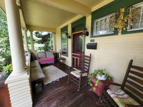 11339 Bell Ave, Chicago, IL 60643-4121