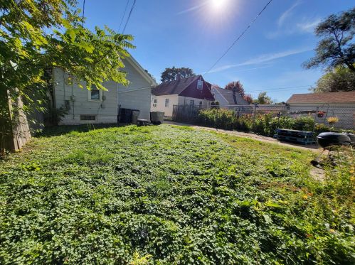 4651 48, Milwaukee WI 53220-4113 exterior