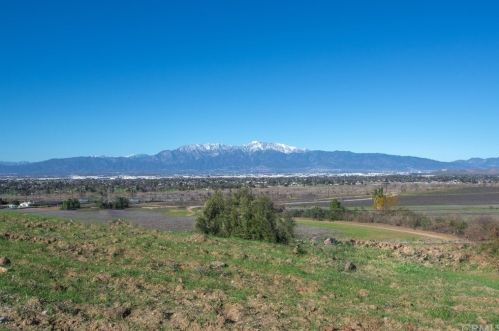 11307 Brookfall Ct, Riverside CA 92505-5135 exterior