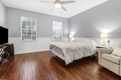 6068 Towncenter Cir, Naples FL 34119-9556 exterior